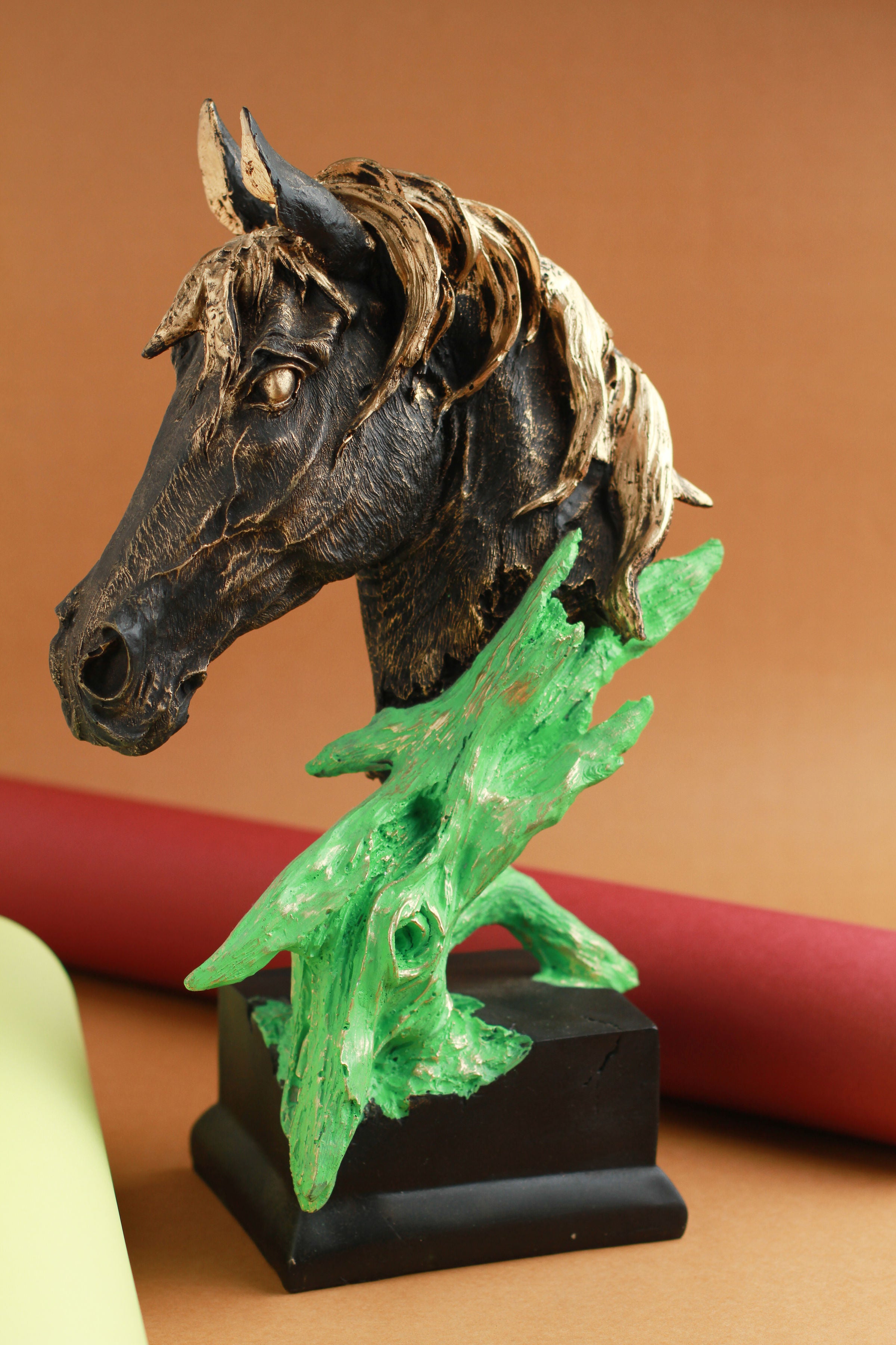 Polyresin Horse   Showpiece Idol
